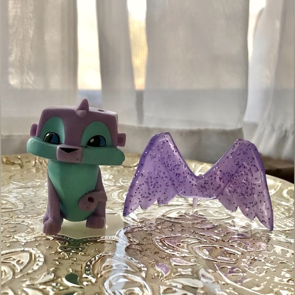 2/$10 ANIMAL JAM Purple Otter Wearing Wings Plastic Toy Zoo Animal Figure Pet - Picture 1 of 6